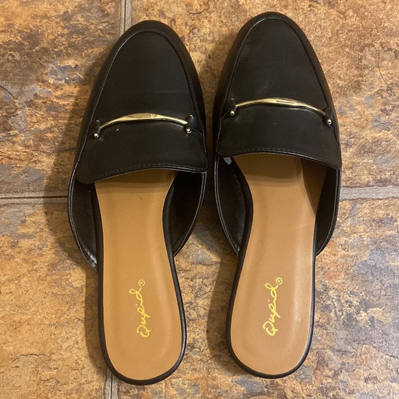 Black and Gild Loafers - Picture 2 of 4